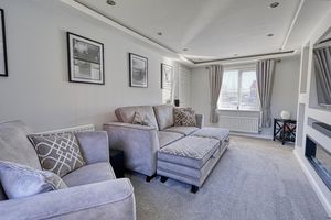 Lounge- click for photo gallery